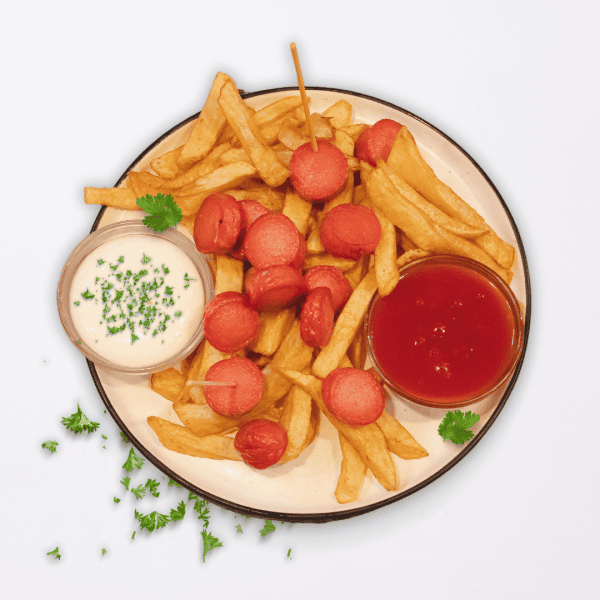 46 Salchipapa (patatas fritas con trozos de frankfurt)