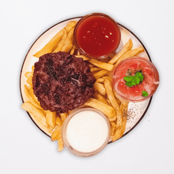 48 Hamburpapa (hamburguesa de ternera con tomate, queso y lechuga acompañada de patatas fritas